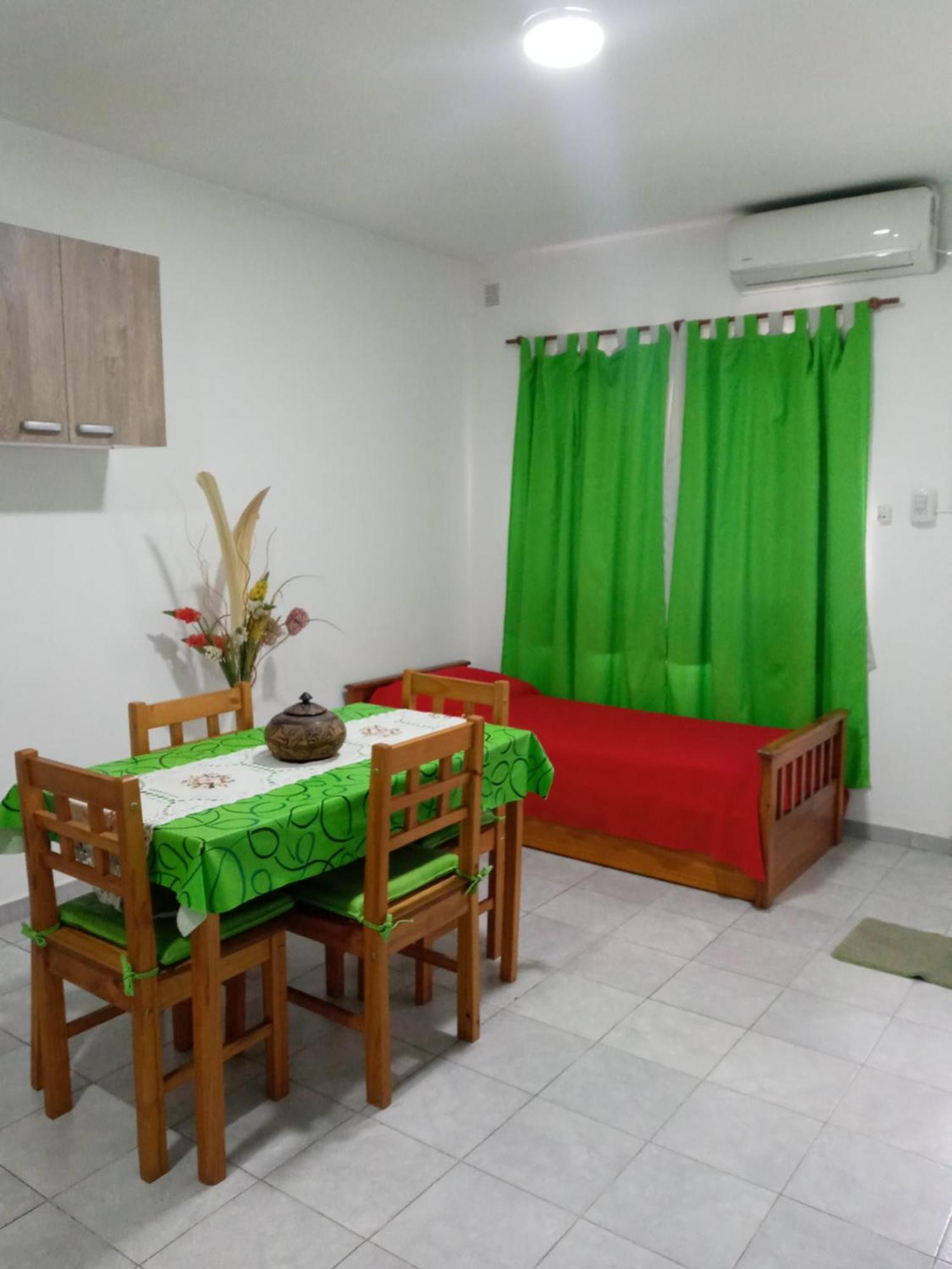Miro Departamento Con Cochera Villa María Exterior foto